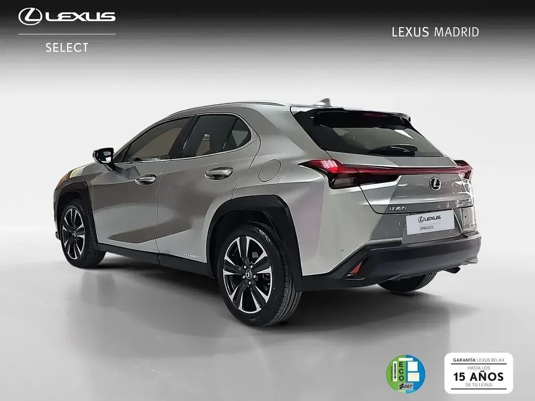 Usado Lexus UX 183 CV (134 kW) 2021 Plateado SUV
