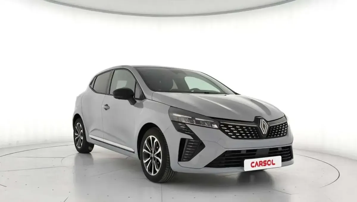 Usado Renault Clio Techno 99 CV (72 kW) 2025 Gris Utilitario