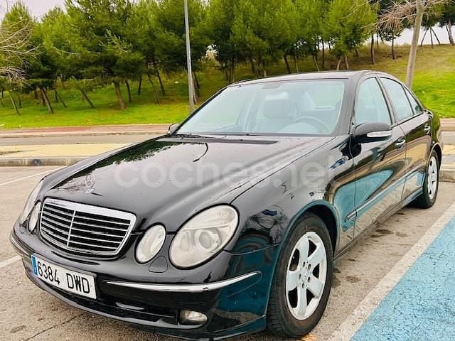 Usado Mercedes E280 Avantgarde 190 CV (139 kW) 2006 Negro Berlina