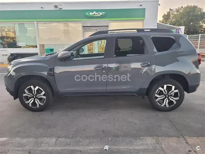 Usado Dacia Duster Journey 100 CV (73 kW) 2024 Gris / plata SUV