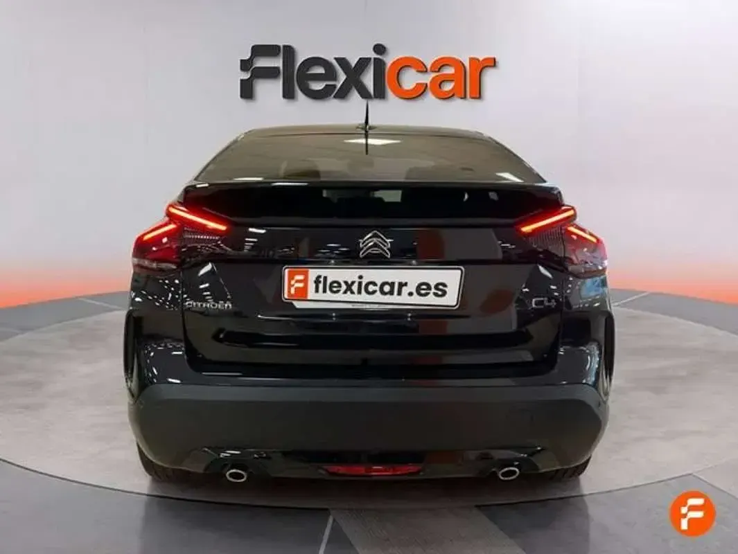 Usado Citroën C4 Feel 131 CV (96 kW) 2021 Negro Utilitario