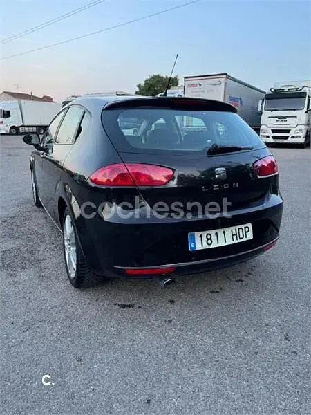 Usado Seat Leon Copa 105 CV (77 kW) 2011 Negro Utilitario