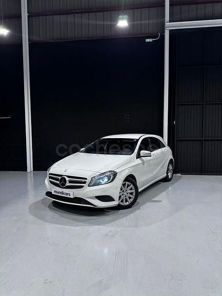 Usado Mercedes A180 Style 122 CV (89 kW) 2013 Blanco Berlina