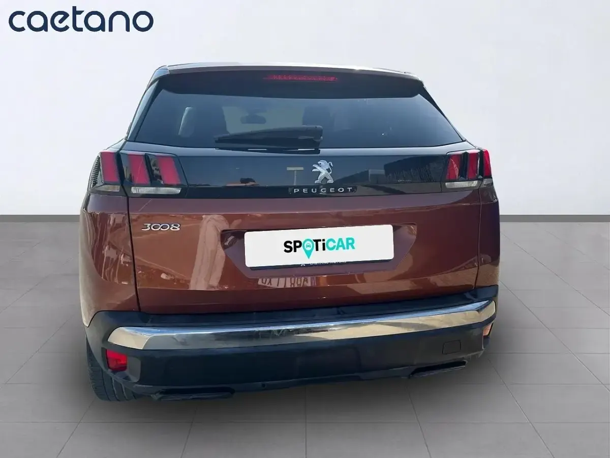 Usado Peugeot 3008 Active 130 CV (95 kW) 2019 Marrón SUV