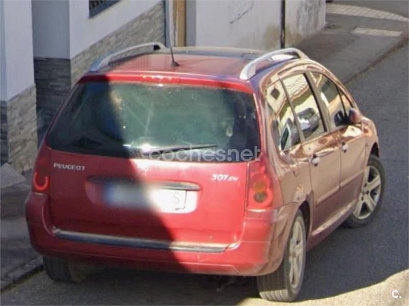 Usado Peugeot 307 110 CV (80 kW) 2003 Granate Familiar