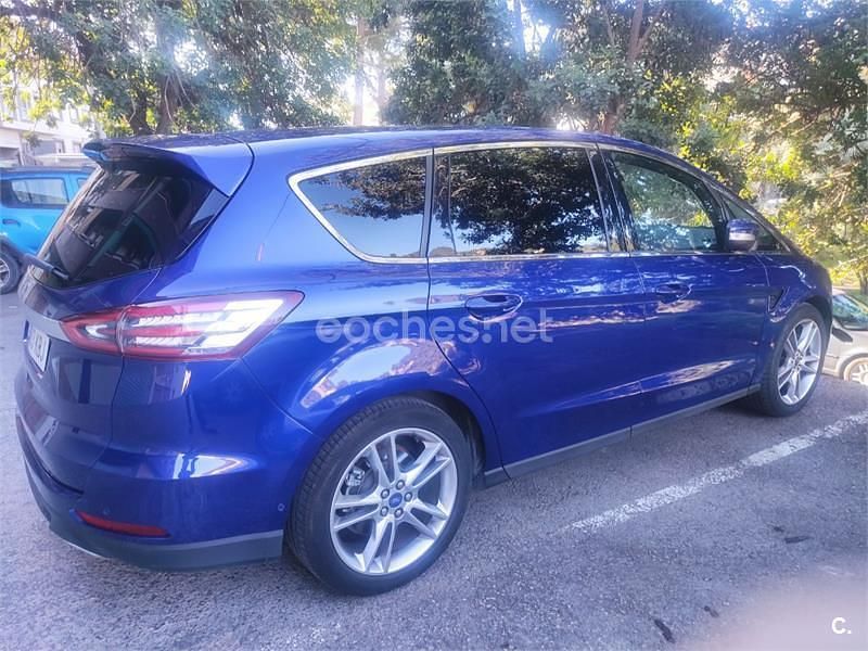 Usado Ford S-MAX Titanium 210 CV (154 kW) 2017 Azul Monovolumen