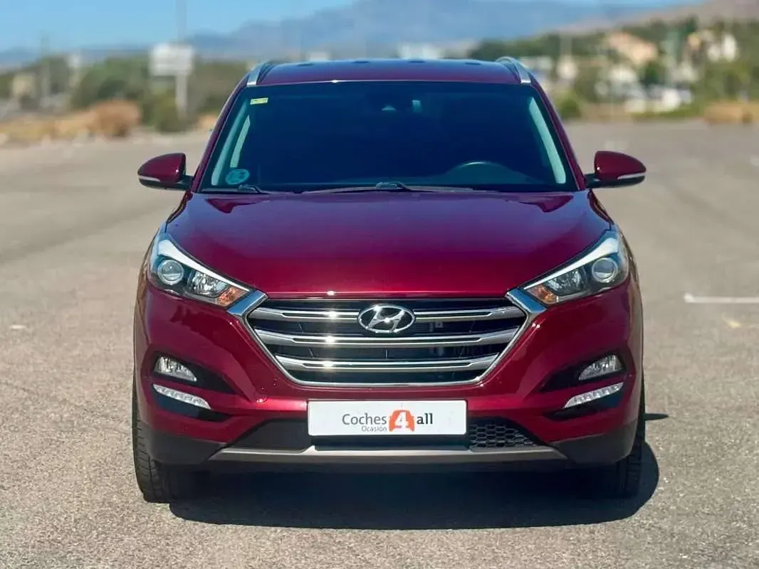Usado Hyundai Tucson 131 CV (96 kW) 2015 Burdeos SUV