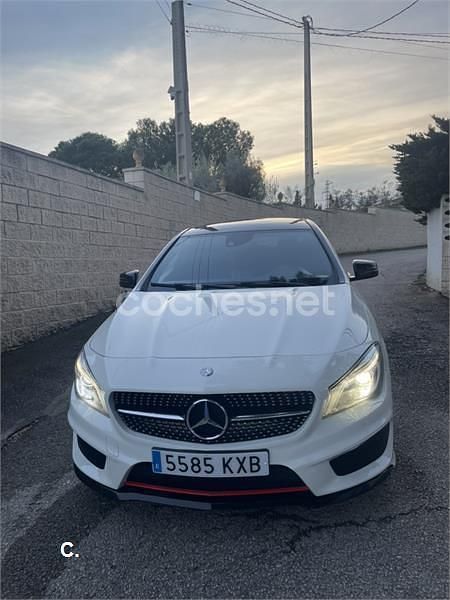 Usado Mercedes CLA220 170 CV (125 kW) 2014 Blanco Berlina