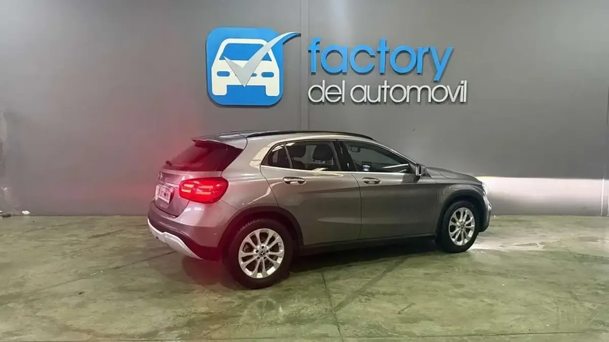Usado Mercedes GLA220 177 CV (130 kW) 2019 Gris SUV