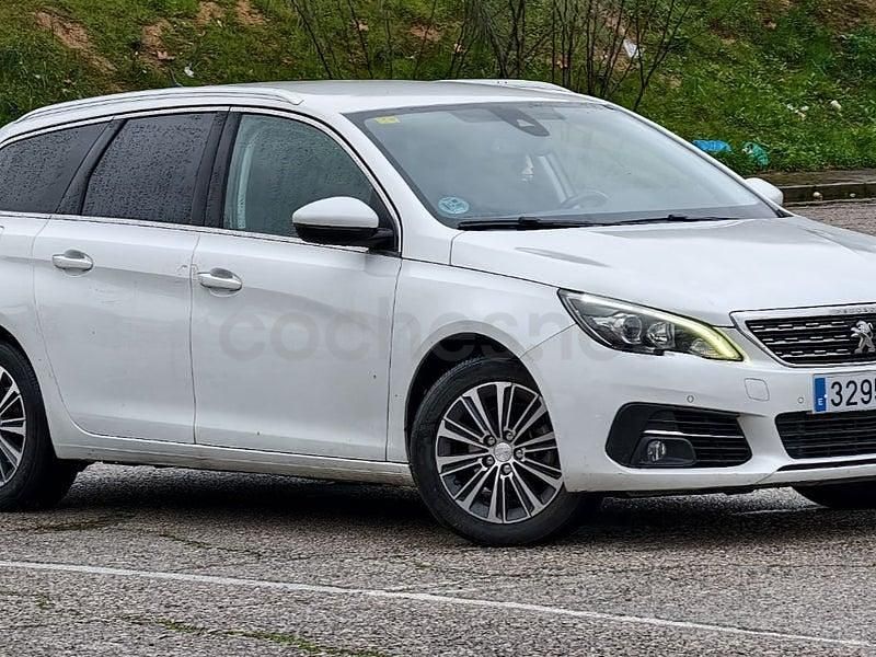 Usado Peugeot 308 SW Allure 130 CV (95 kW) 2020 Blanco Familiar