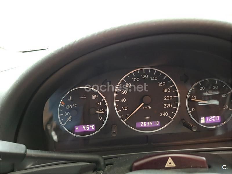 Usado Mercedes ML270 163 CV (119 kW) 2005 Gris / plata SUV