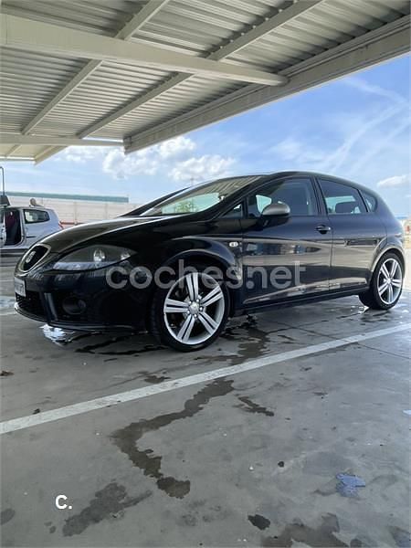 Usado Seat Leon FR 170 CV (125 kW) 2008 Negro Utilitario