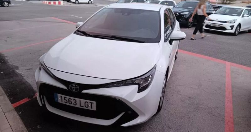 Usado 2020 Toyota Corolla Active | 17.990 € (Buen precio) - Imagen 1/4