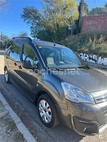 Usado Citroën Berlingo Feel 110 CV (80 kW) 2018 Gris / plata Monovolumen