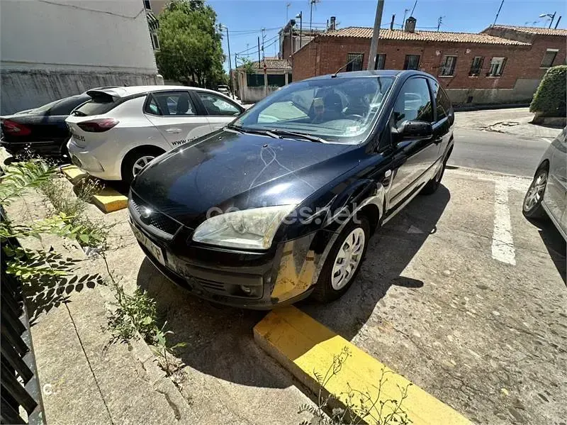 Usado Ford Focus Trend 100 CV (73 kW) 2006 Negro Berlina
