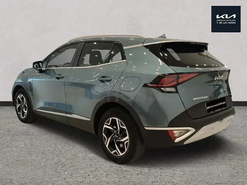 Usado Kia Sportage 150 CV (110 kW) 2022 Gris / plata SUV
