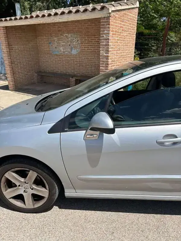 Usado Peugeot 308 SW Sport 150 CV (110 kW) 2008 Plateado Familiar