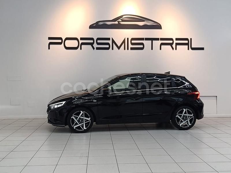 Usado Hyundai i20 100 CV (73 kW) 2023 Negro Berlina