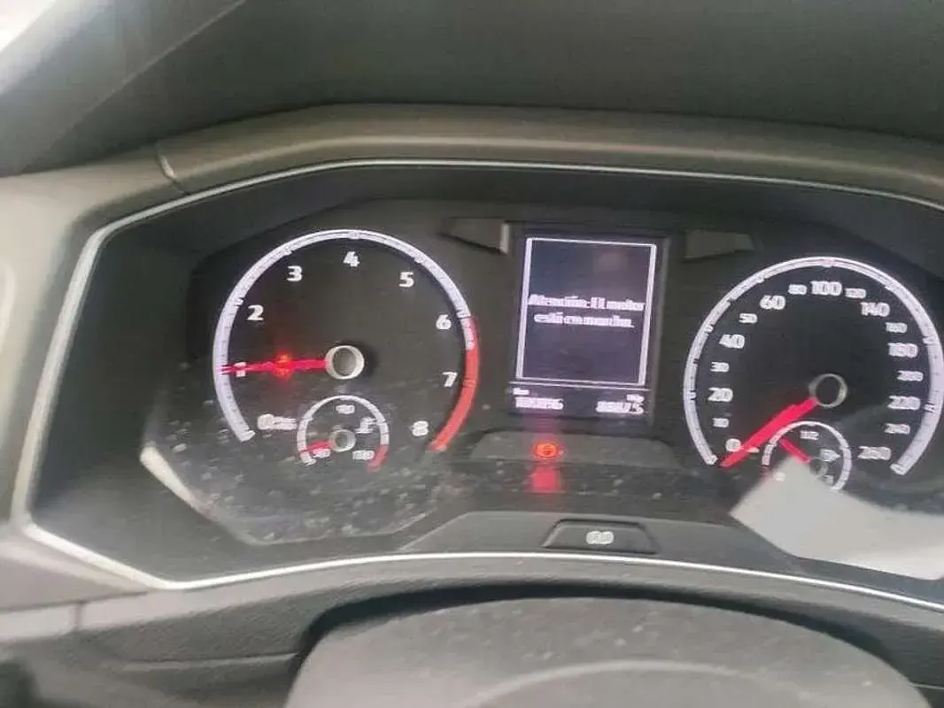 Usado VW T-Roc Advance 116 CV (85 kW) 2021 Gris SUV