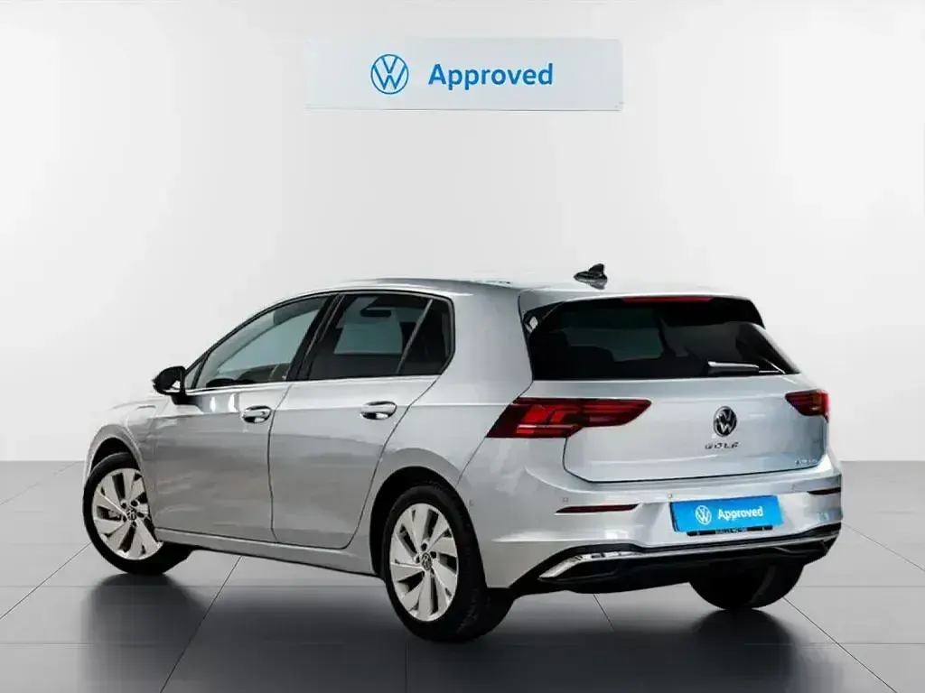 Usado VW Golf VIII Style 204 CV (150 kW) 2025 Gris / plata Berlina