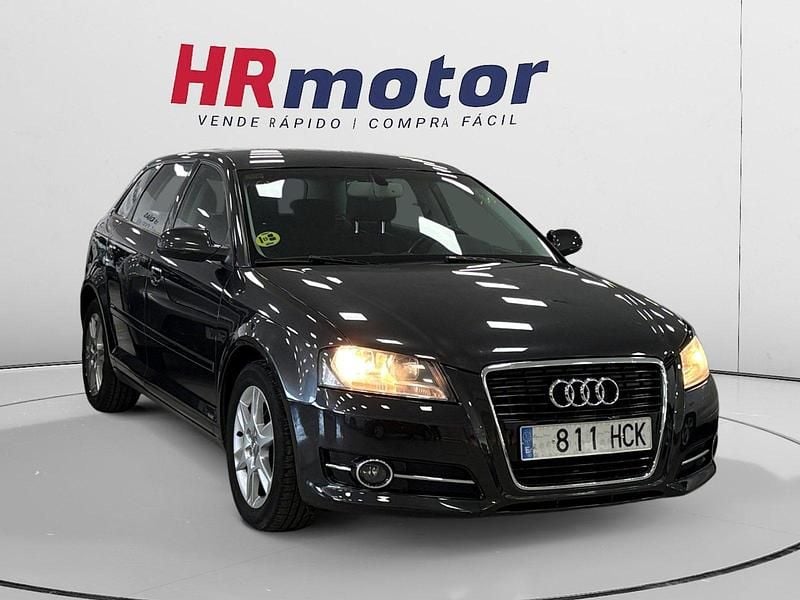 Usado Audi A3 Attraction 106 CV (77 kW) 2011 Blanco Utilitario