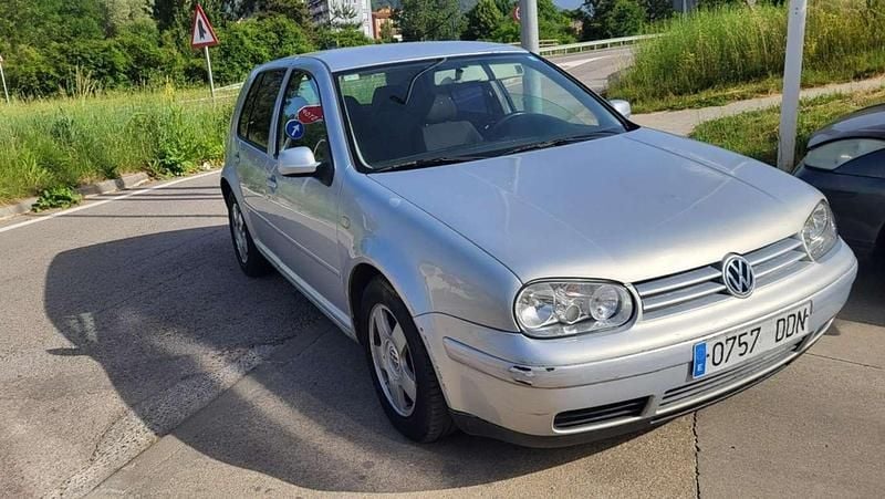 Usado VW Golf IV Highline 116 CV (85 kW) 2000 Gris Utilitario