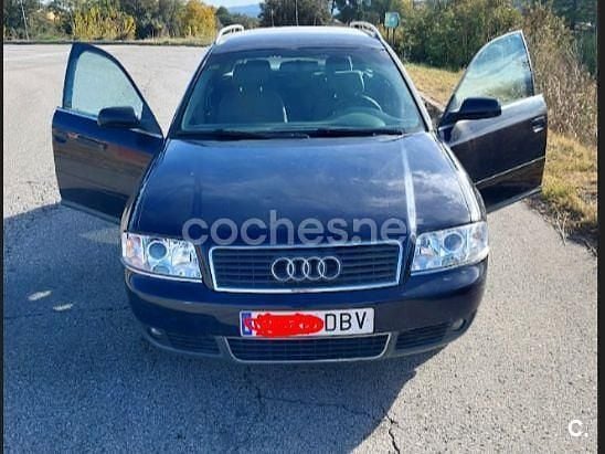 Usado Audi A6 150 CV (110 kW) 2002 Azul Familiar