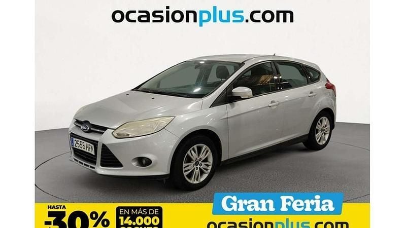 Plateado Usado 2011 Ford Focus Trend Utilitario | 8200 € (Precio justo) - Imagen 1/4