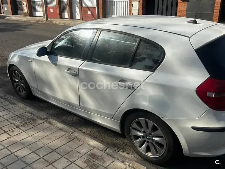 Usado BMW 118 122 CV (89 kW) 2008 Blanco Utilitario
