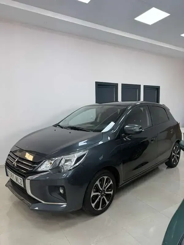 Usado Mitsubishi Space Star 71 CV (52 kW) 2023 Gris Utilitario