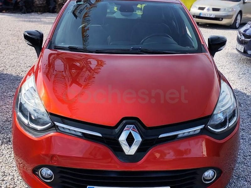 Usado Renault Clio IV Dynamique 90 CV (66 kW) 2013 Rojo Berlina