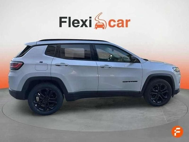 Usado Jeep Compass Night Eagle 131 CV (96 kW) 2022 Gris SUV