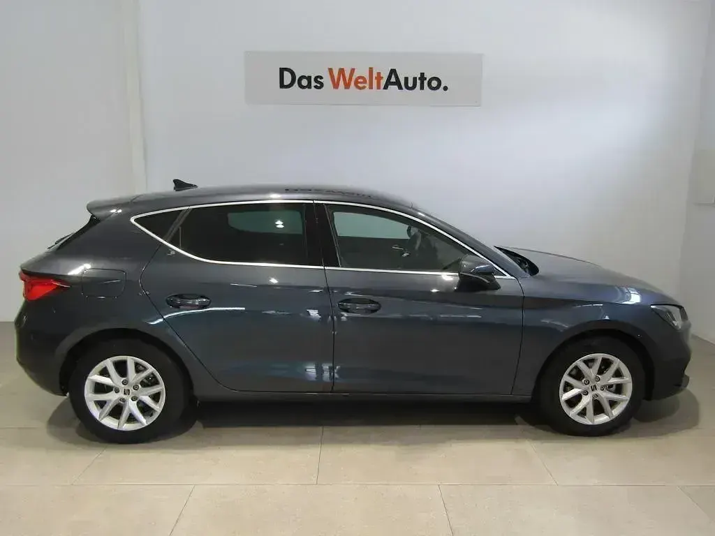 Occasion Seat Leon Style 116 PK (85 kW) 2025 Grijs Sedan