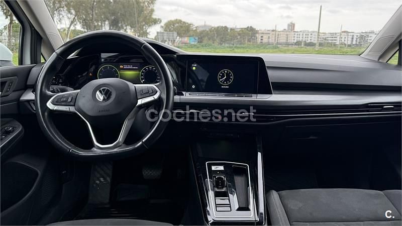Usado VW Golf VIII 115 CV (84 kW) 2022 Blanco Familiar