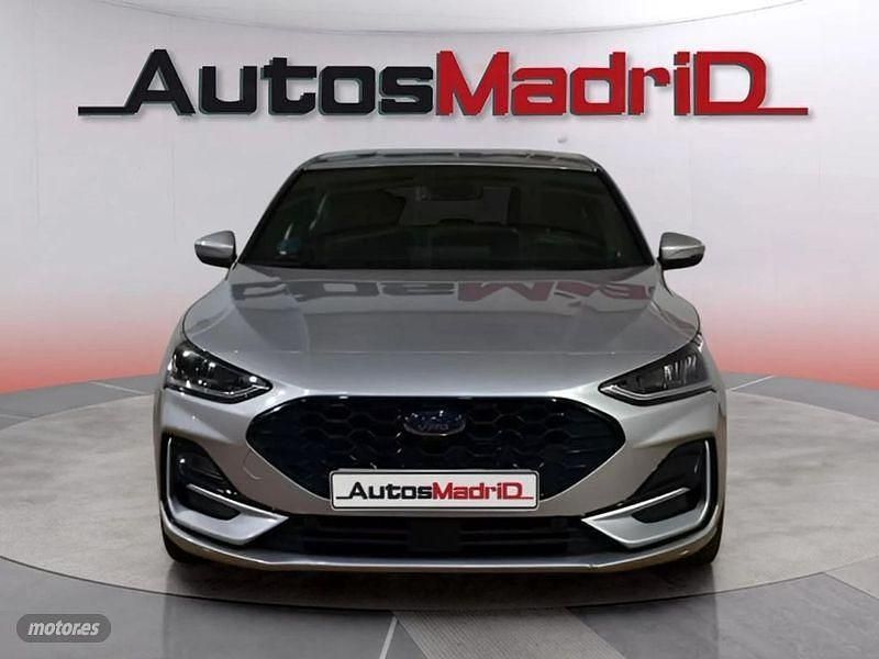 Usado Ford Focus ST-Line 125 CV (91 kW) 2023 Gris / plata Berlina