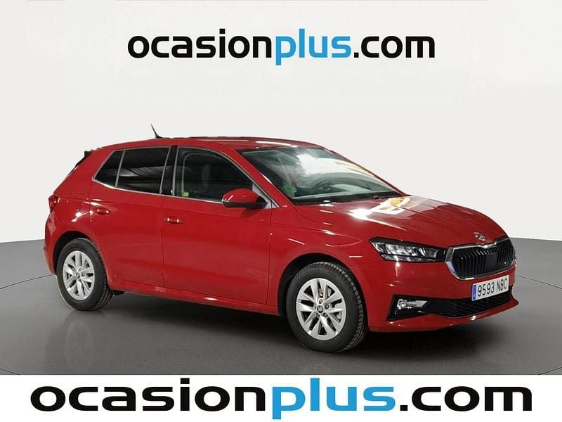 Usado Skoda Fabia Selection 116 CV (85 kW) 2025 Rojo Utilitario