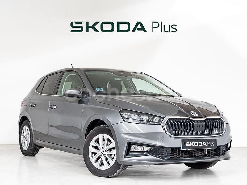 Gris Usado 2024 Skoda Fabia Selection Berlina | 16.490 € (Precio justo) - Imagen 1/4