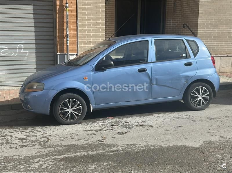 Usado Chevrolet Kalos 83 CV (61 kW) 2003 Azul Berlina