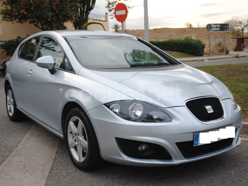 Gris / plata Usado 2009 Seat Leon Berlina | 6999 € (Un poco caro) - Imagen 1/4