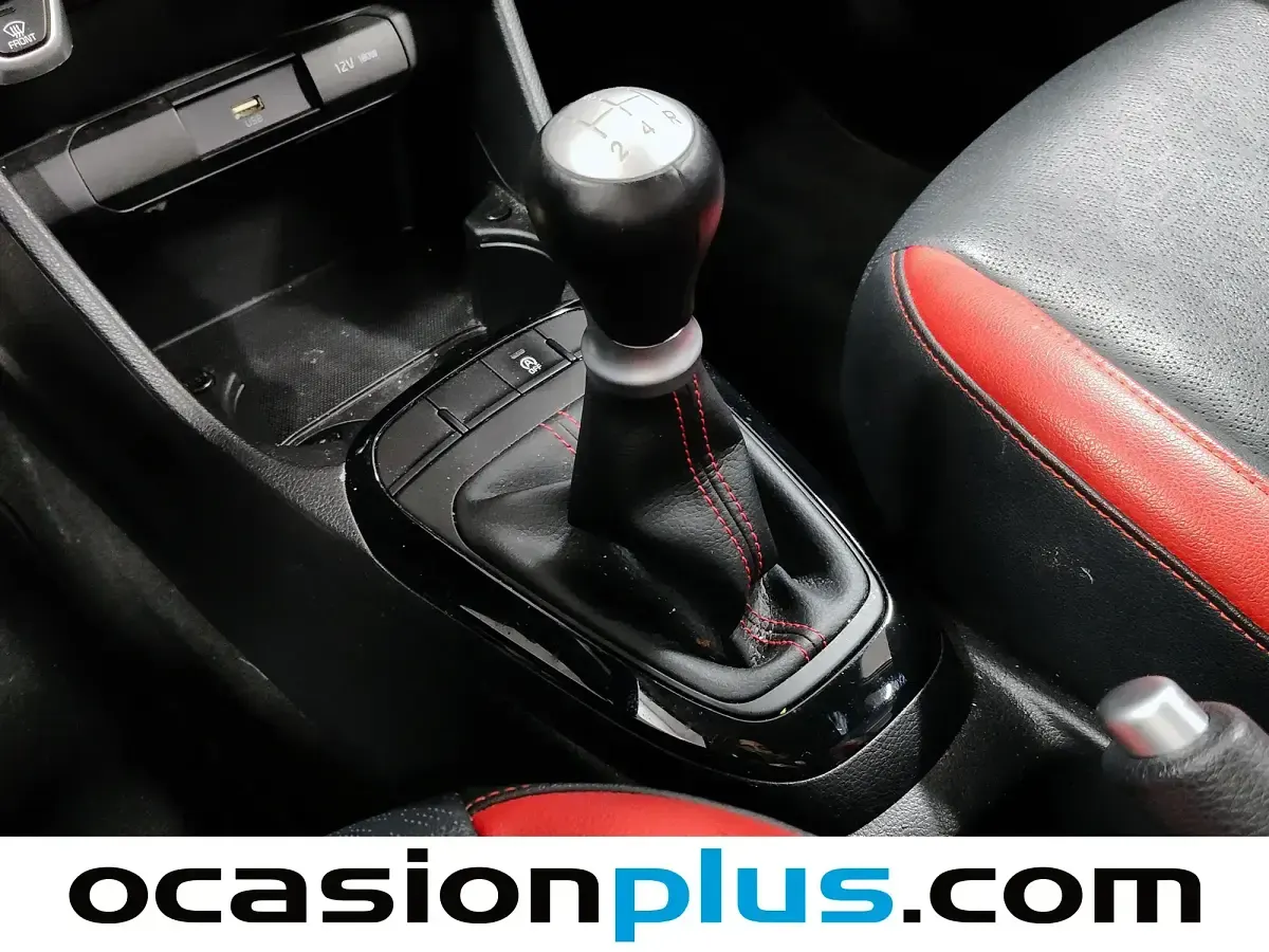 Usado Kia Picanto GT-Line 84 CV (61 kW) 2022 Gris Utilitario
