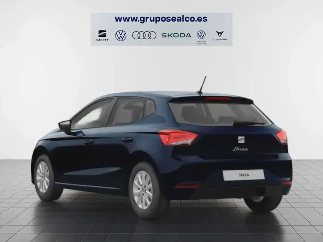 Usado Seat Ibiza Style 110 CV (80 kW) 2022 Azul Utilitario
