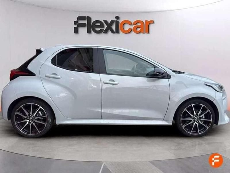 Usado Toyota Yaris Hybrid Sport 116 CV (85 kW) 2023 Blanco Utilitario