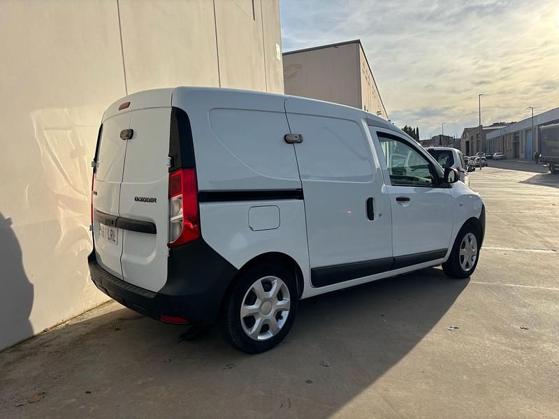 Usado Dacia Dokker Essentiel 95 CV (69 kW) 2021 Blanco Monovolumen