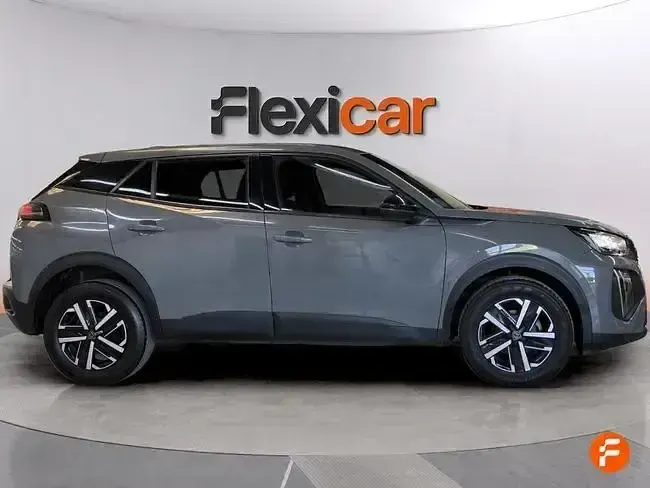 Usado Peugeot 2008 Allure 100 CV (73 kW) 2023 Gris SUV