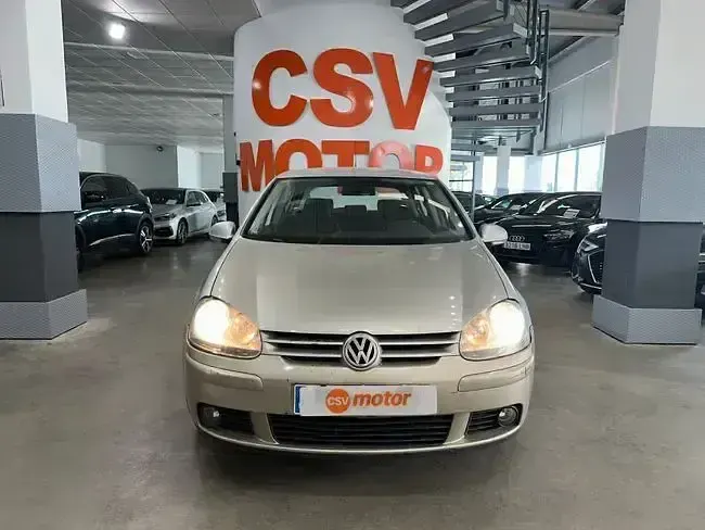 Usado VW Golf V GT 105 CV (77 kW) 2007 Gris / plata Berlina