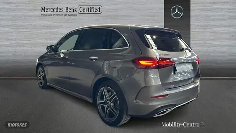 Usado Mercedes B250 217 CV (159 kW) 2025 Gris Utilitario