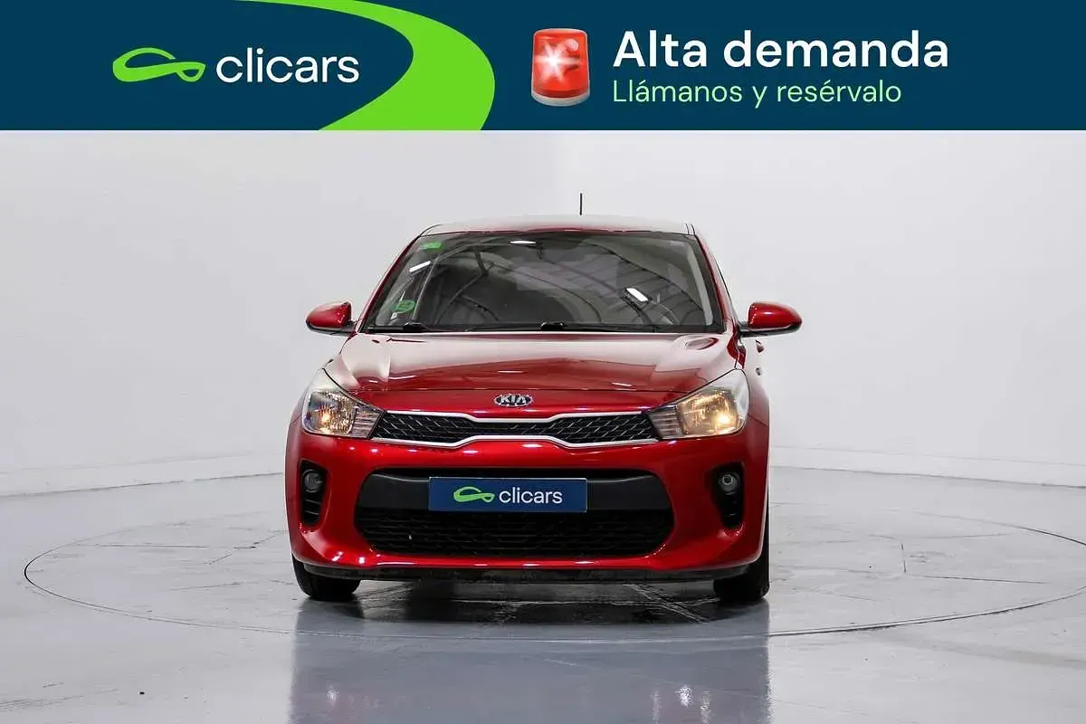 Usado Kia Rio 84 CV (61 kW) 2020 Rojo Utilitario
