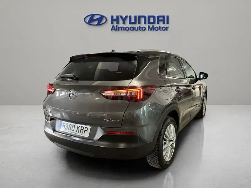 Usado Opel Grandland X Design Edition 130 CV (95 kW) 2018 Gris / plata SUV