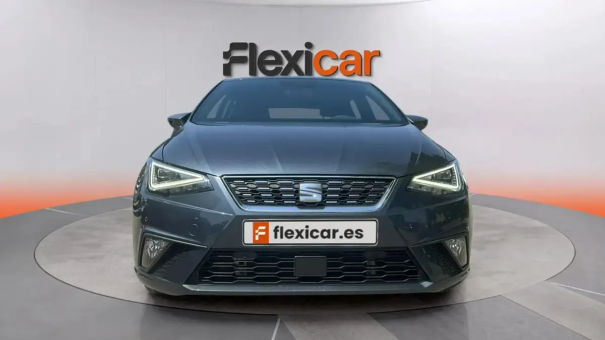 Usado Seat Ibiza XCELLENCE 116 CV (85 kW) 2025 Gris Utilitario