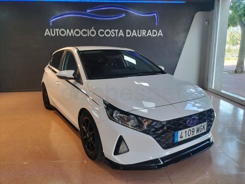 Usado Hyundai i20 100 CV (73 kW) 2023 Blanco Utilitario